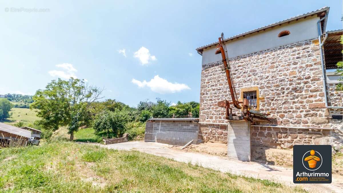 Maison à BRULLIOLES