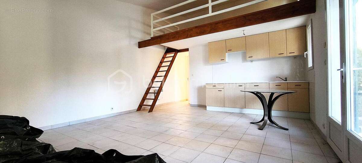 Maison avec un jardin et un garage , au pied du Luberon , sur Cheval-Blanc - photo 3