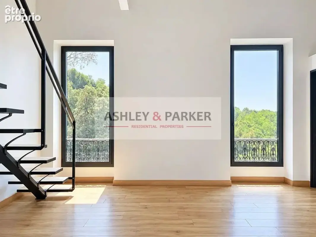 NICE GAIRAUT – VILLA LAETITIA – Appartement 4 pièces de caractère avec volumes, mezzanine, vue verdure et extérieur à aménager - photo 3