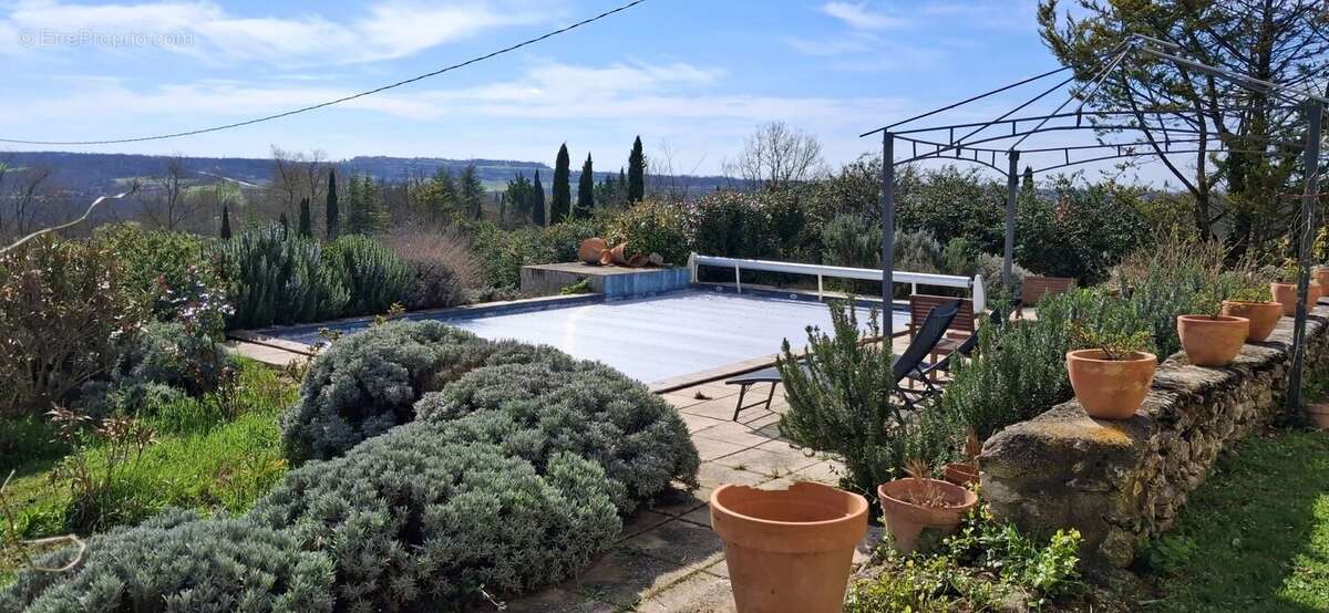 Maison à MONTPEZAT-DE-QUERCY