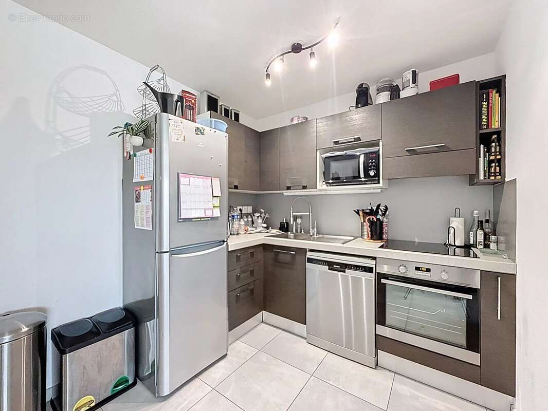 Appartement à SAINT-LAURENT-DU-VAR