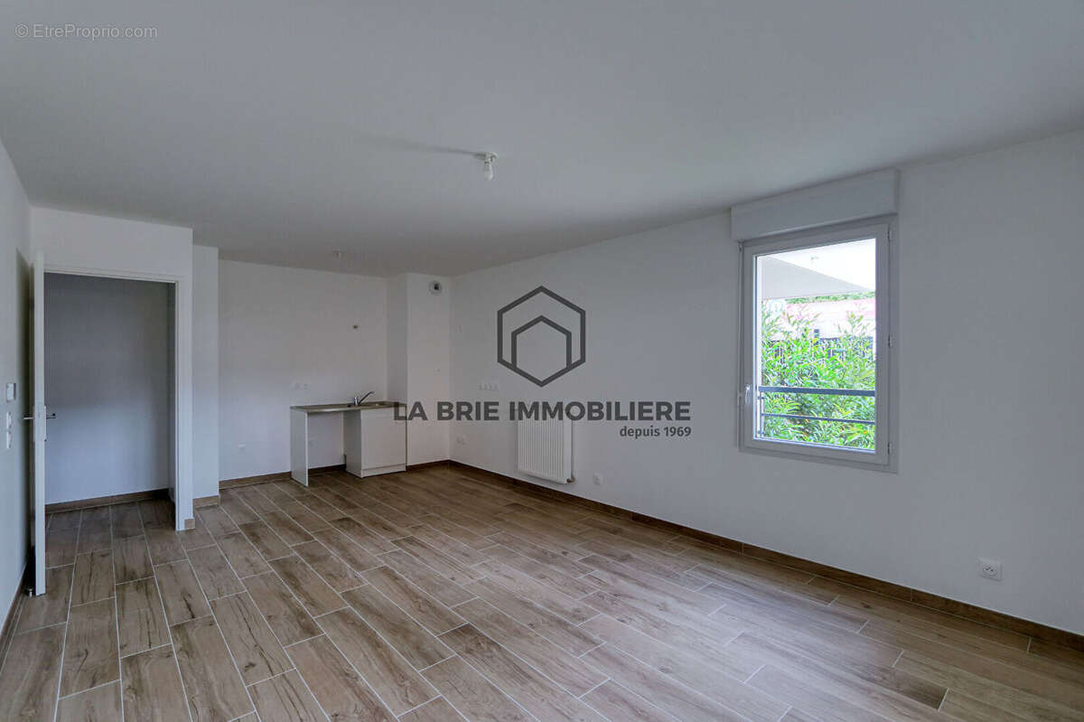 Appartement à EMERAINVILLE
