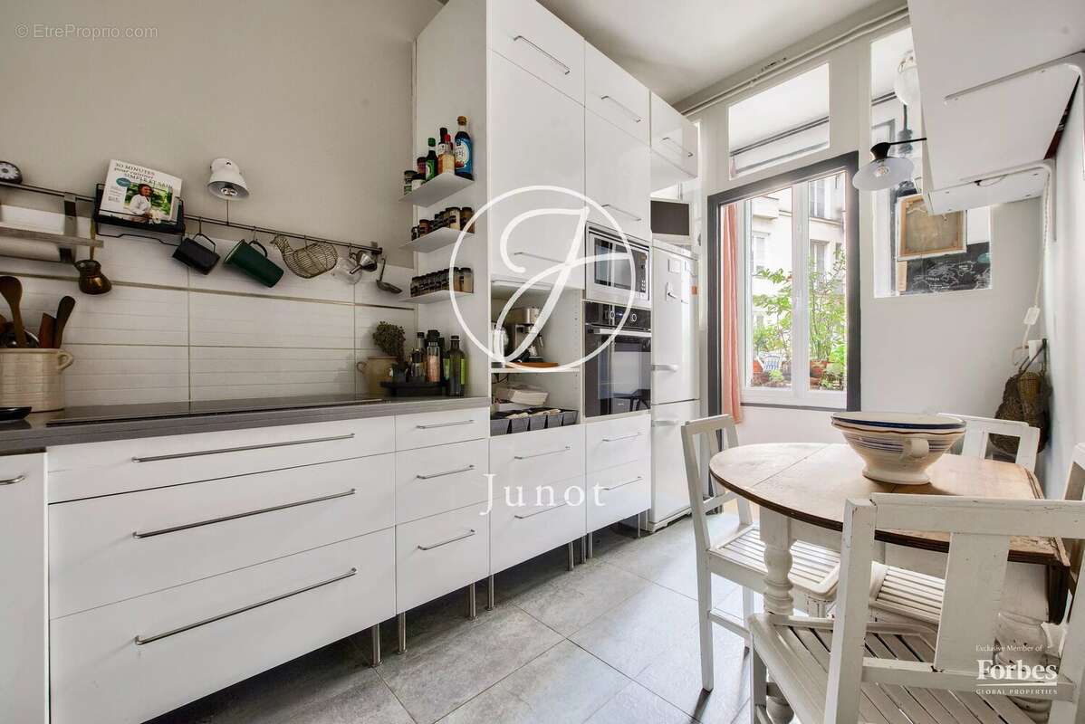 Appartement à PARIS-9E