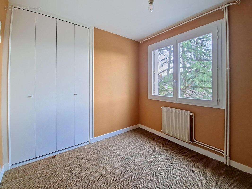 Appartement rénové de 81 m² – Résidence Saturne à Cholet - photo 7