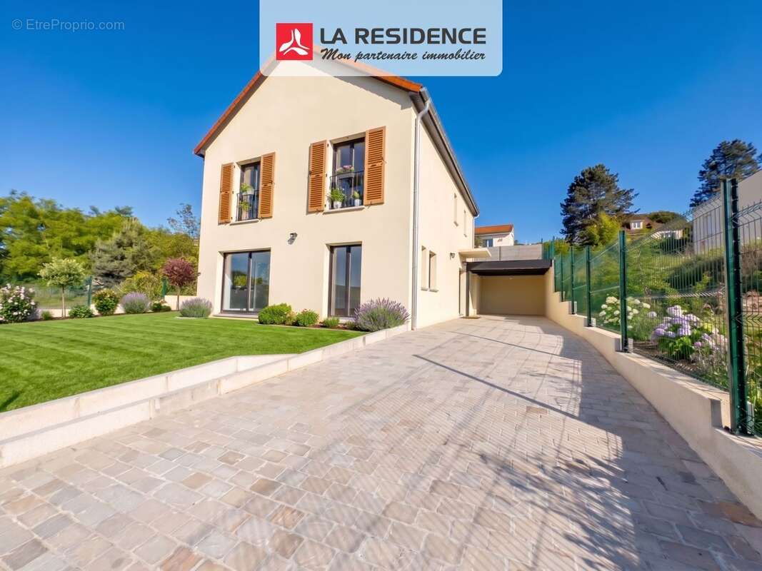 Maison 142 m² à L'etang-La-Ville  - photo 4
