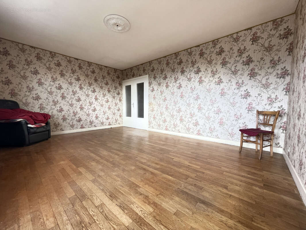 Maison à SAINT-PRIVAT