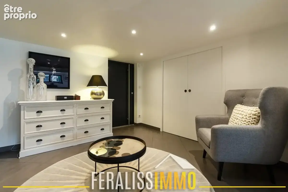 Elégante maison familiale 4 chambres avec piscine et suite p - photo 8