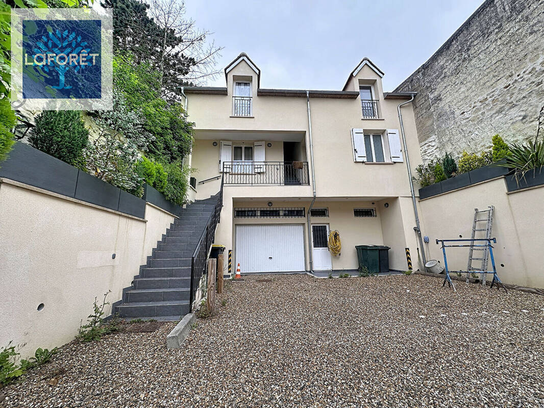 Appartement à CHAMPAGNE-SUR-OISE