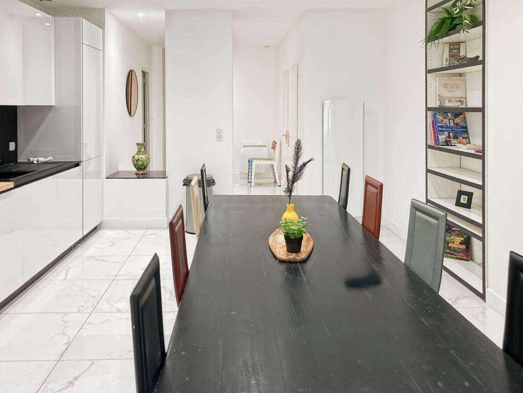 Elégant appartement avec prestations haut de gamme à proximité immédiate de Pey Berland - photo 5