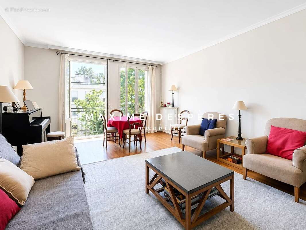 Appartement à NEUILLY-SUR-SEINE