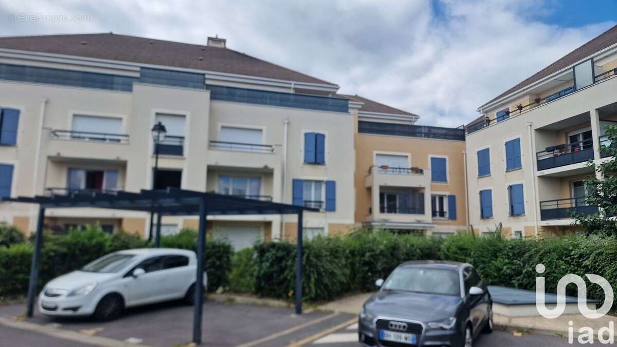 Photo 2 - Parking à ROISSY-EN-BRIE