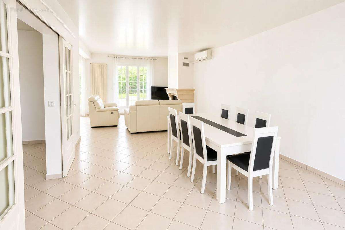 Maison à LA QUEUE-EN-BRIE