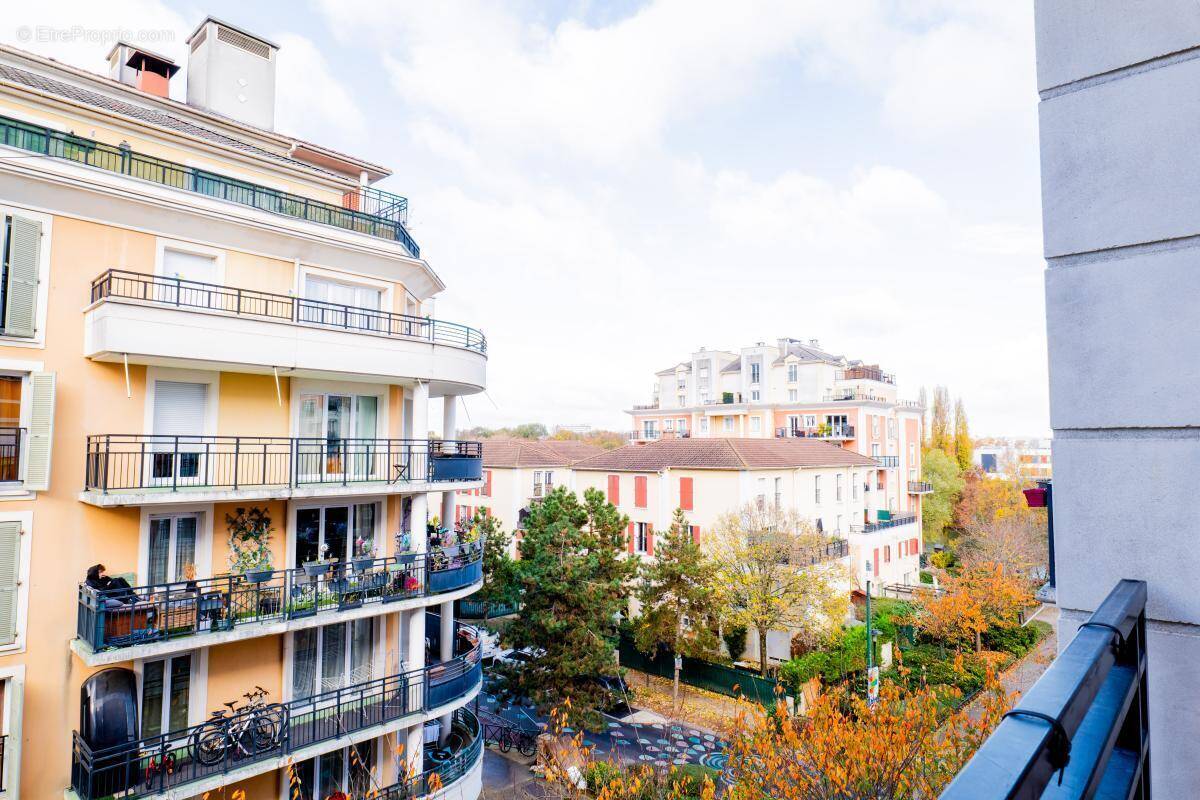 Appartement à VILLENEUVE-LA-GARENNE