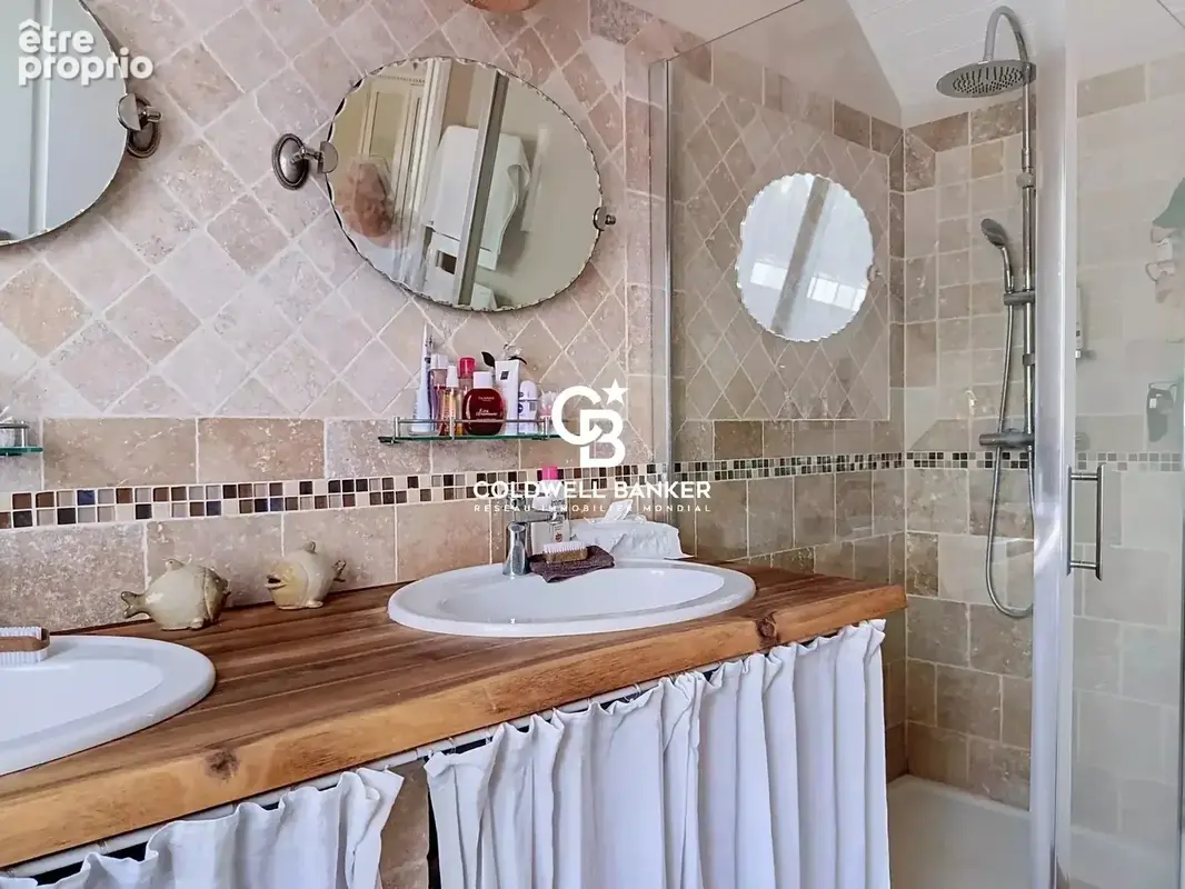 Une maison de caractère, un intérieur soigné et une véritable atmosphère - 10km de Saintes - photo 12