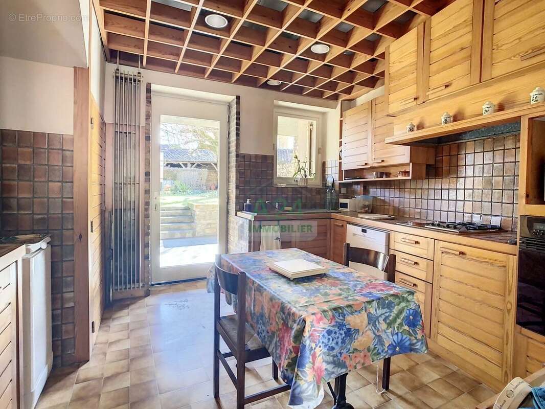 Maison à LE BUISSON-DE-CADOUIN