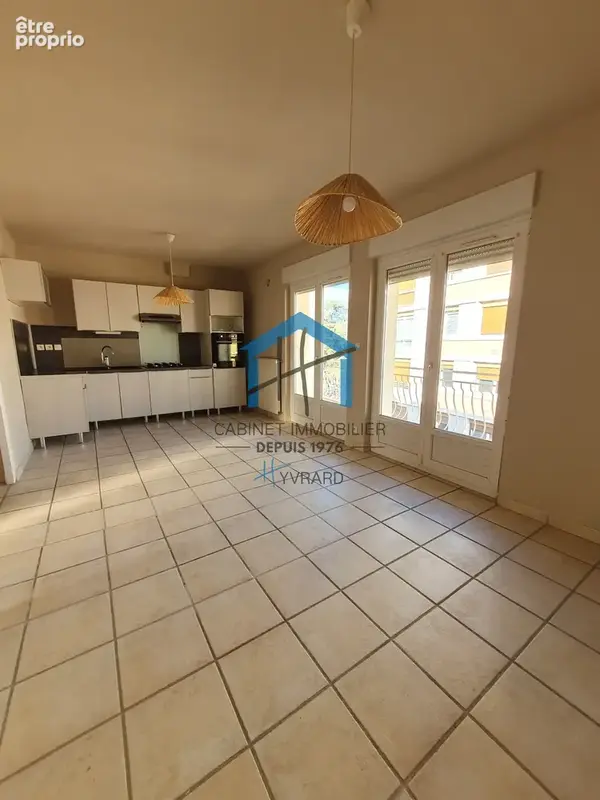 Appartement F3 de 64 m2 au 2ème et dernier étage avec une terrasse et un balcon. - photo 1