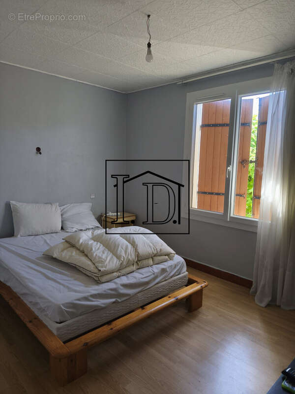 Chambre 1 au 1er - Maison à EYMET