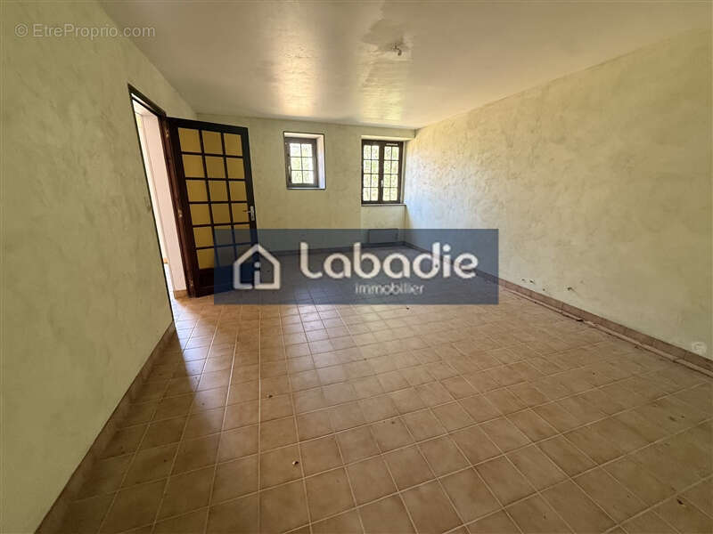 Maison 5 pièces 124m2, terrain de 820m2, bourg Epinay Le Conte - photo 5