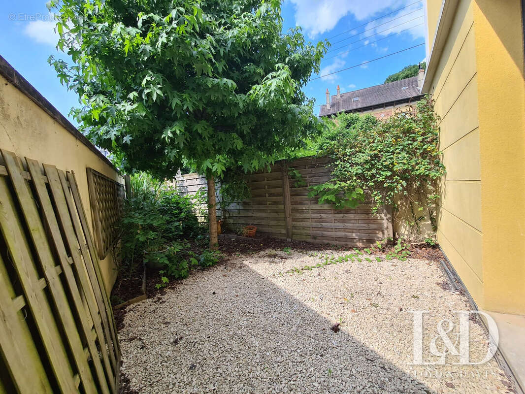Appartement à SAINT-REMY-LES-CHEVREUSE