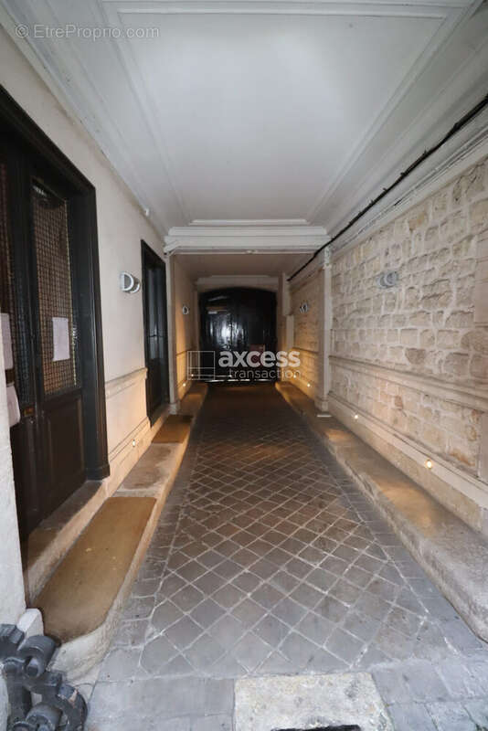 Appartement à PARIS-10E