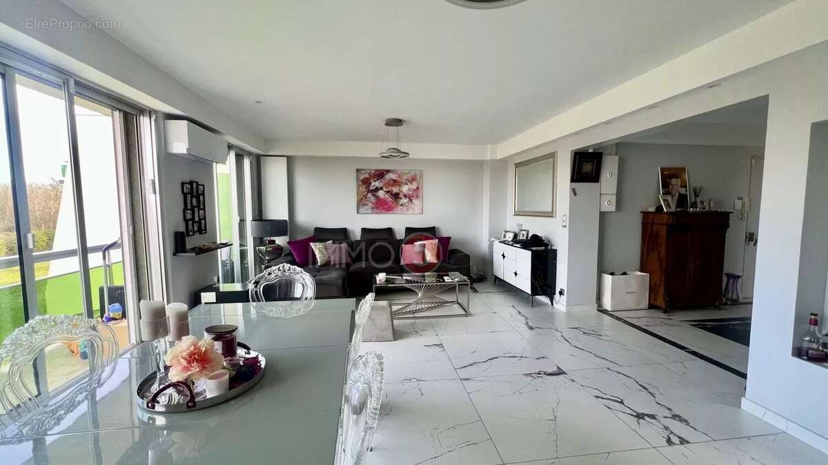 Appartement à LE RAINCY