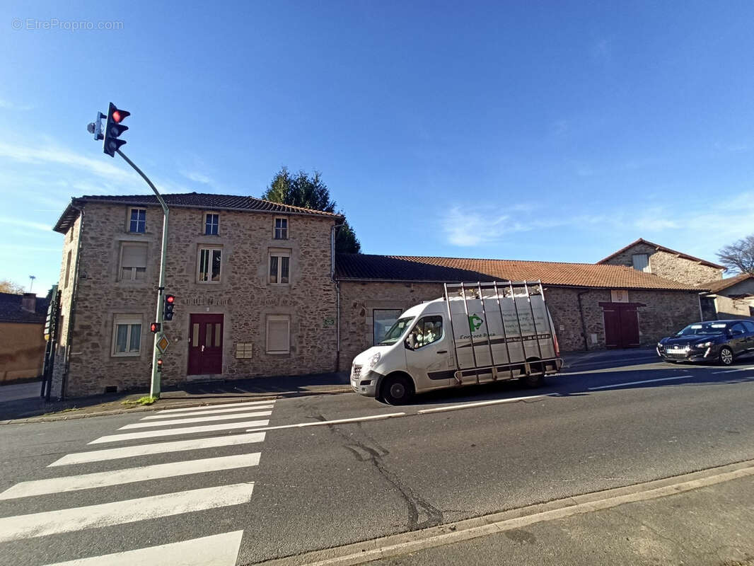 Commerce à SEREILHAC