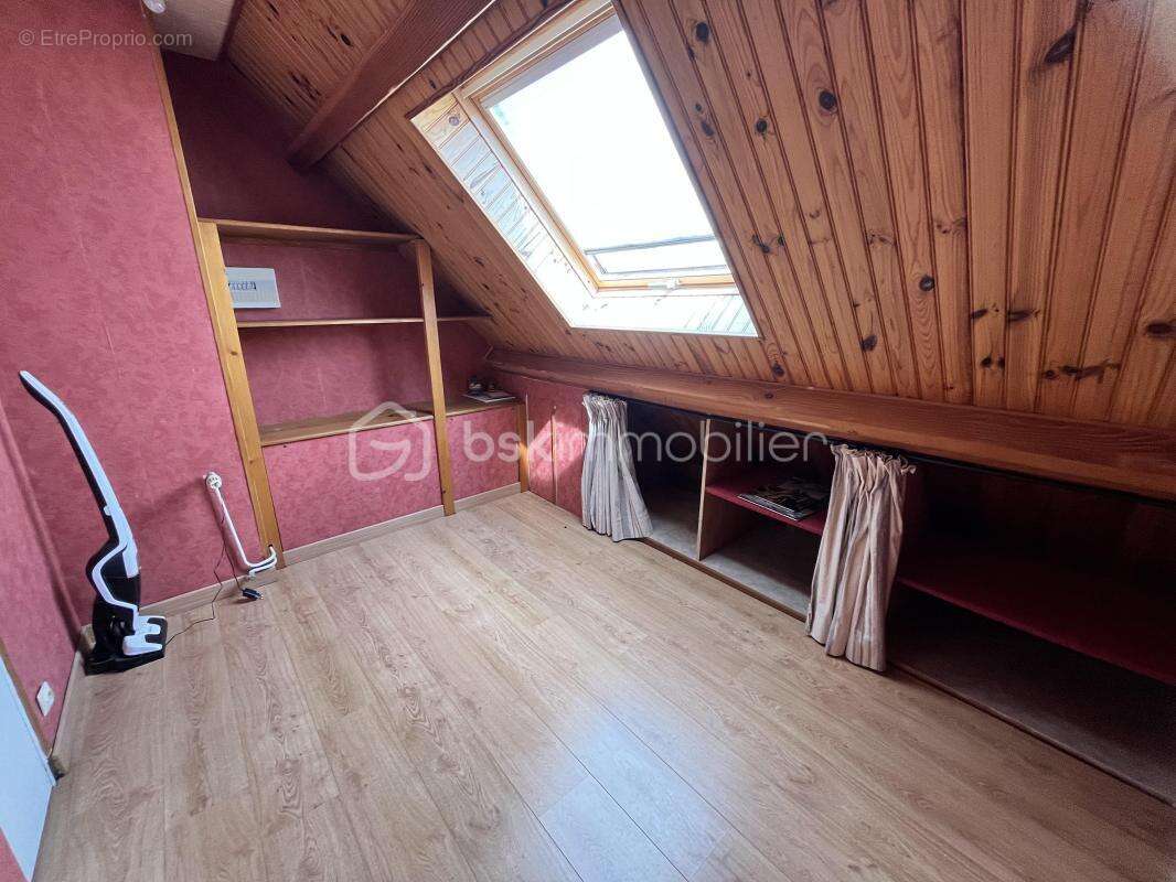 Propriété familiale de 156m² avec piscine, dépendances et vue dégagée sur la forêt des Bertranges - photo 21