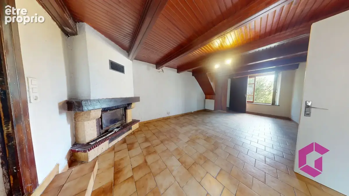 Beaulieu Maison de village 110m2 hab. 3 chambres - Terrasse , garage , cuvages et jardin - photo 6