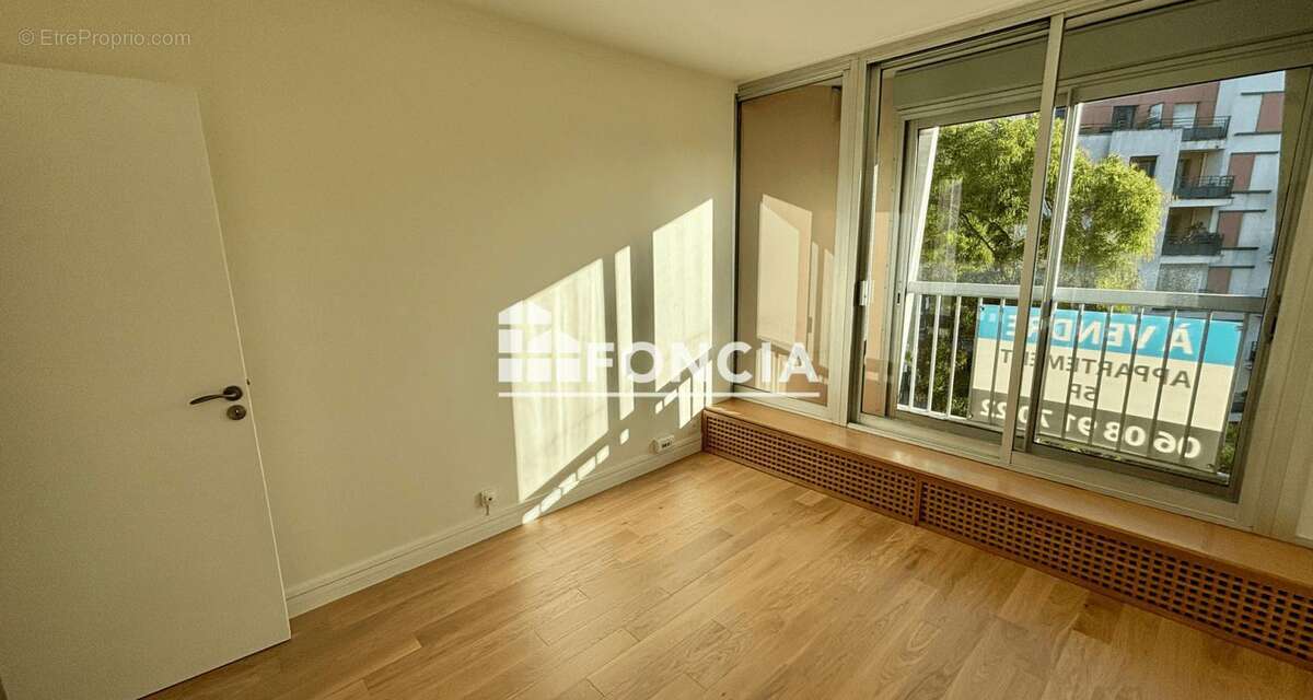 Appartement à PARIS-20E