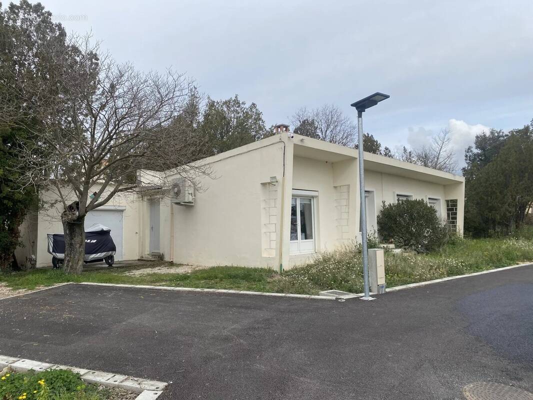 Maison à PELISSANNE