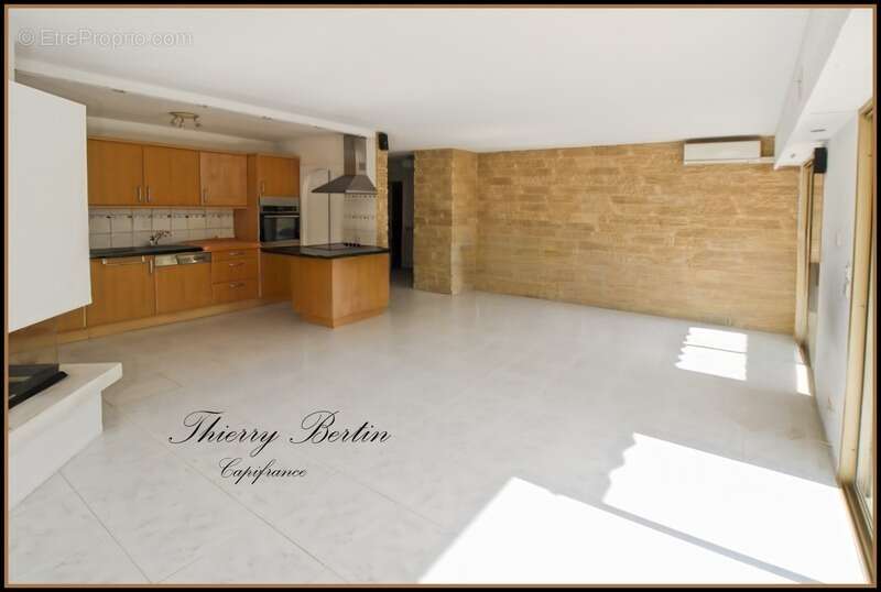 Appartement à MANDELIEU-LA-NAPOULE