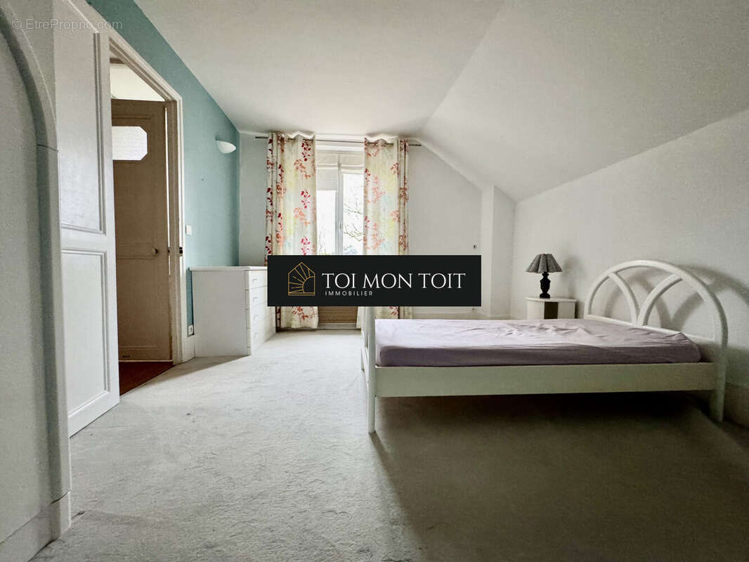 Maison 222 m² à Saint-Witz  - photo 7