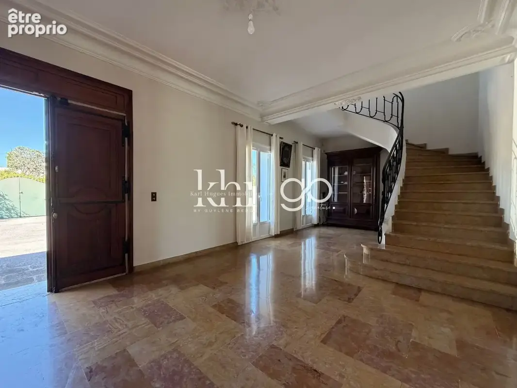 Maison familiale 272 m2 à JUVIGNAC (34990) - 5 chambres, piscine et garage - photo 2