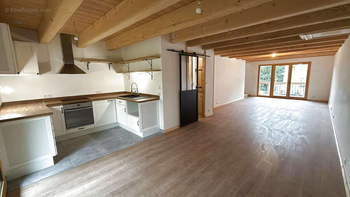 Appartement à ESSERTS-BLAY