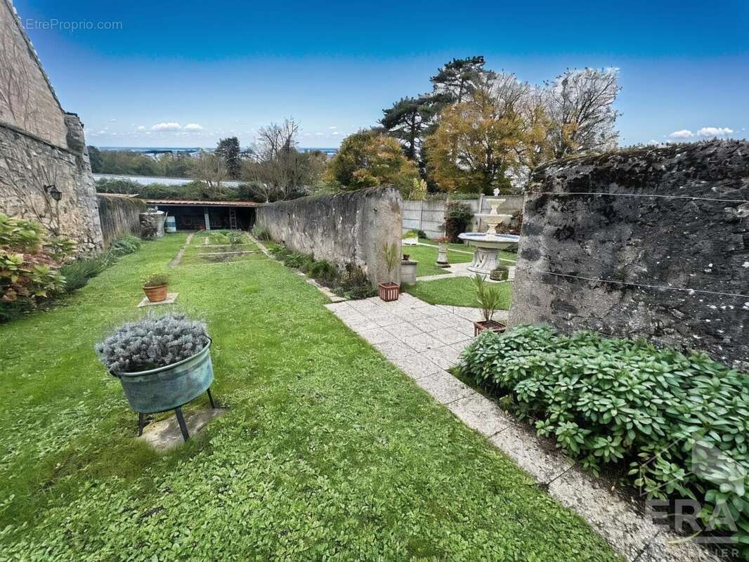 Maison à VILLEBLEVIN