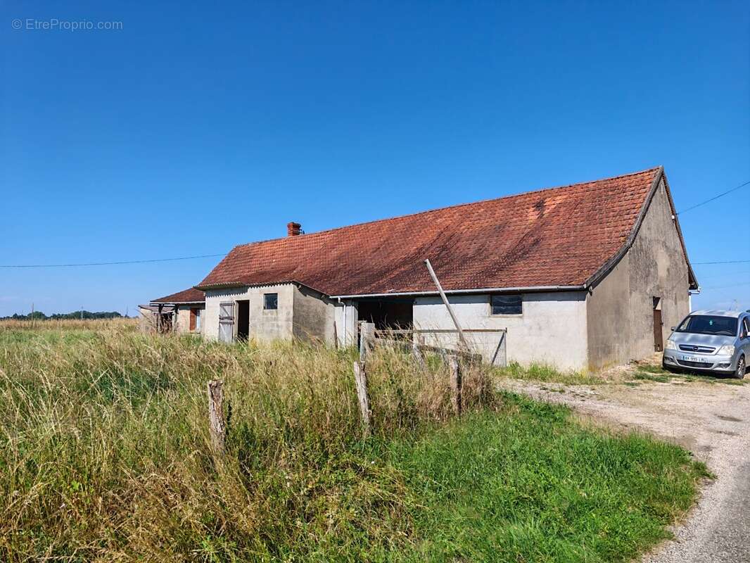 Maison 80 m² à Saint-Etienne-En-Bresse  - photo 4
