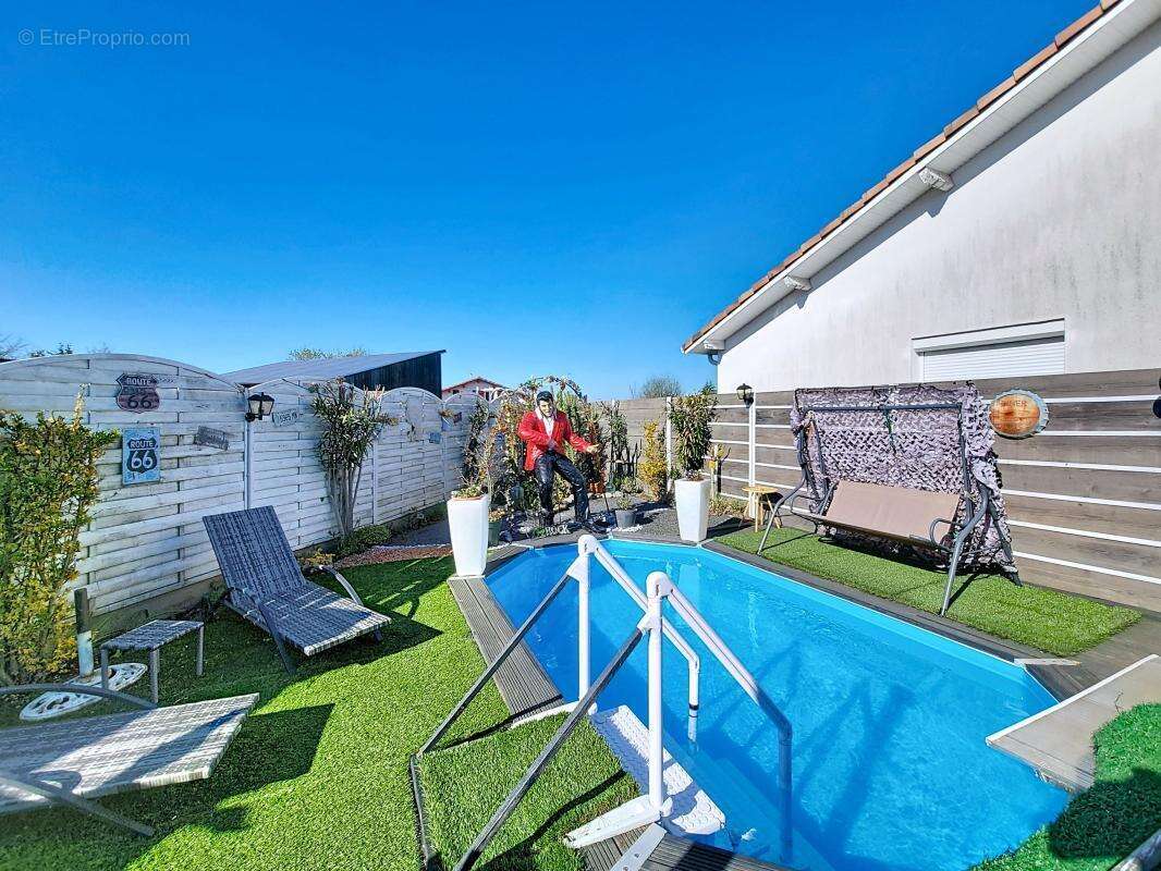 Appartement à POMAREZ