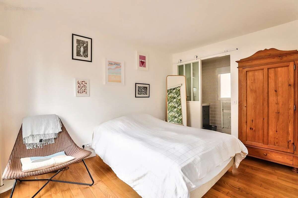 Appartement à PARIS-17E