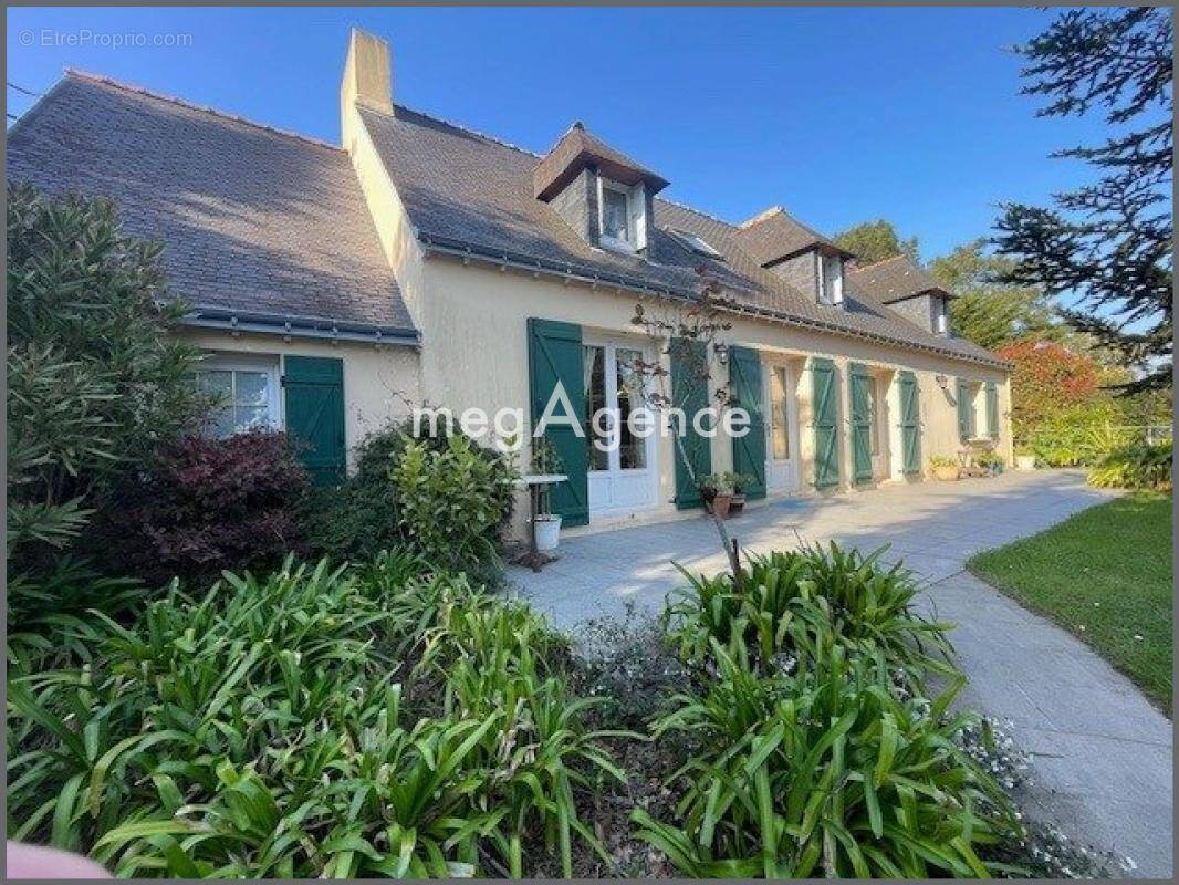 Maison à LARMOR-BADEN