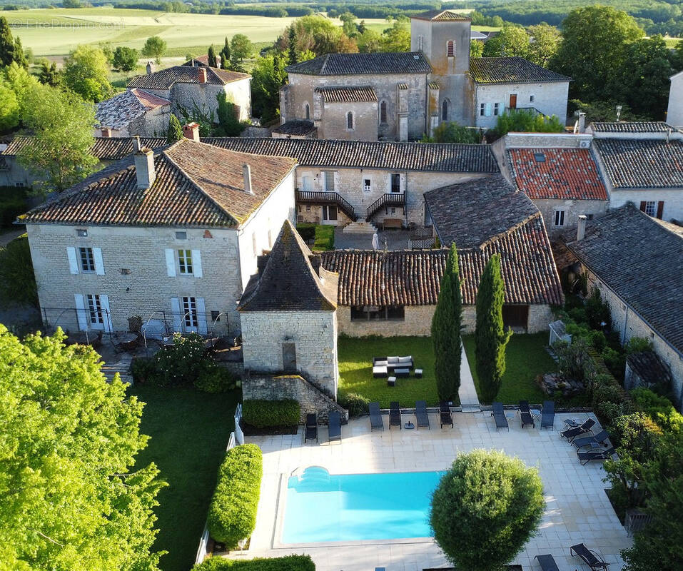 Maison à DONNAZAC