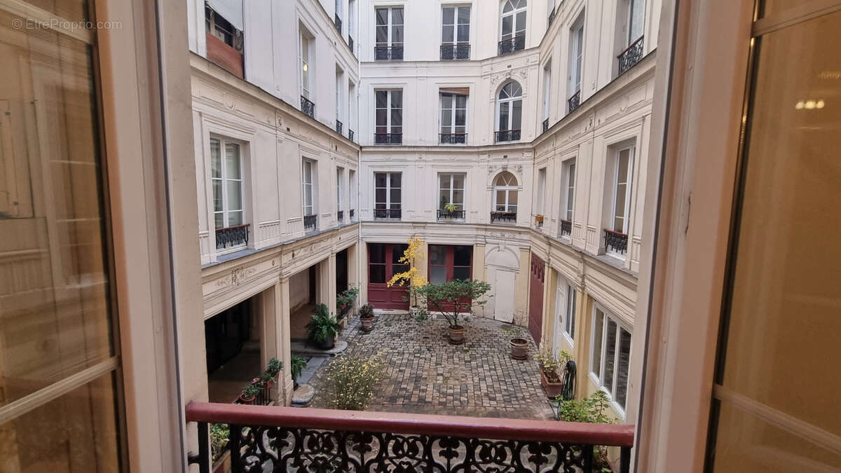 Appartement à PARIS-9E