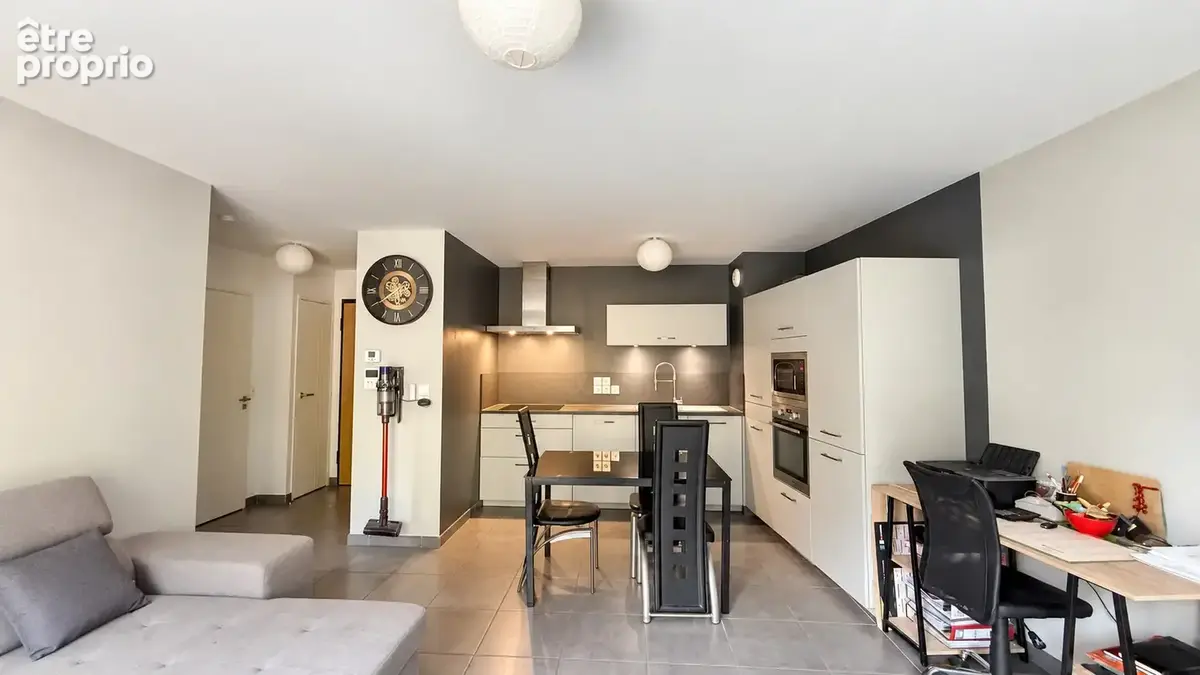 LA BUISSE - T2 + terrasse et garage - photo 4