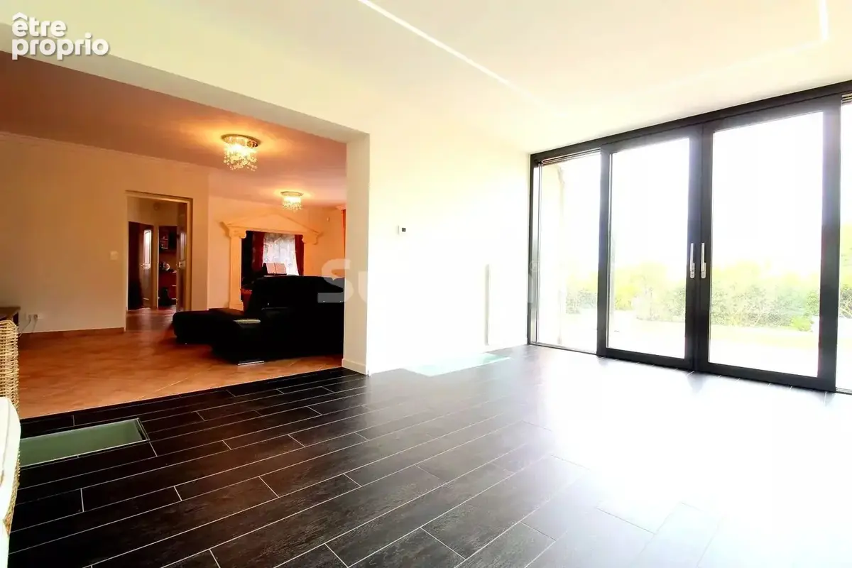 Maison familiale proche Genève avec piscine semi-enterrée - photo 2