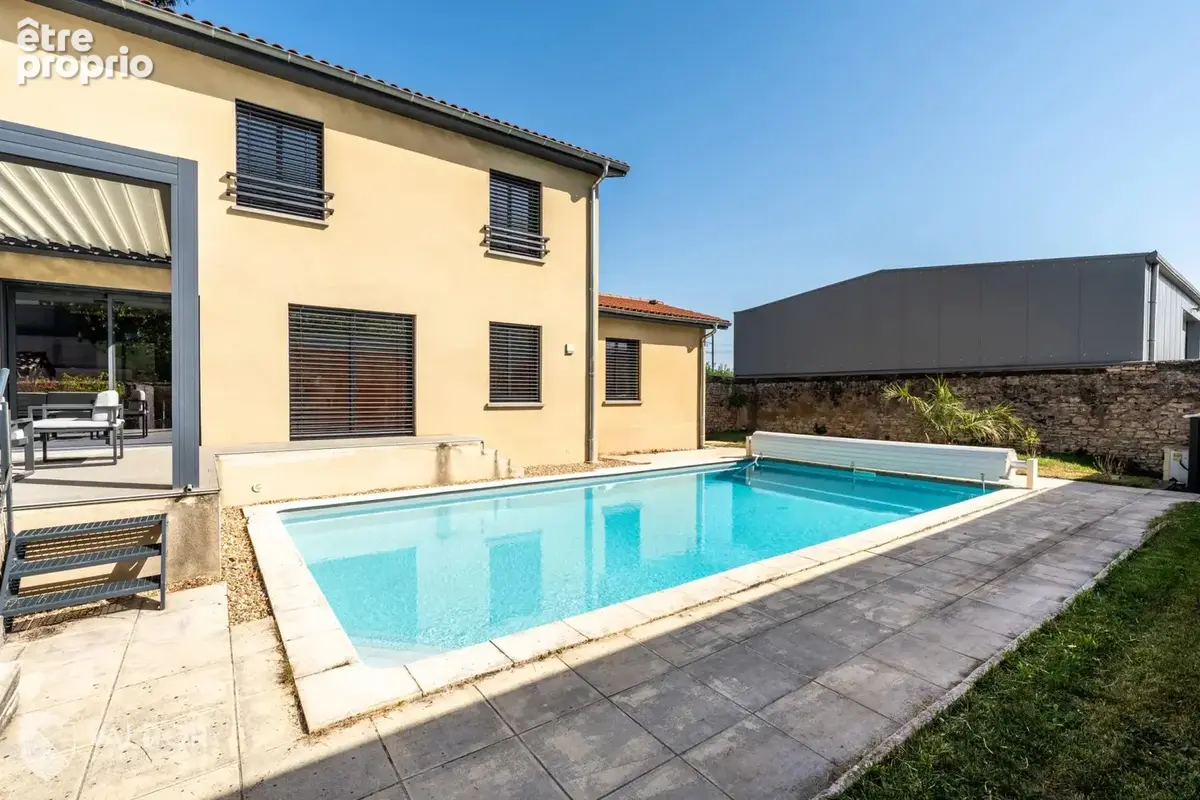 ANSE – Maison familiale avec piscine – hypercentre – prestations de qualité - photo 4