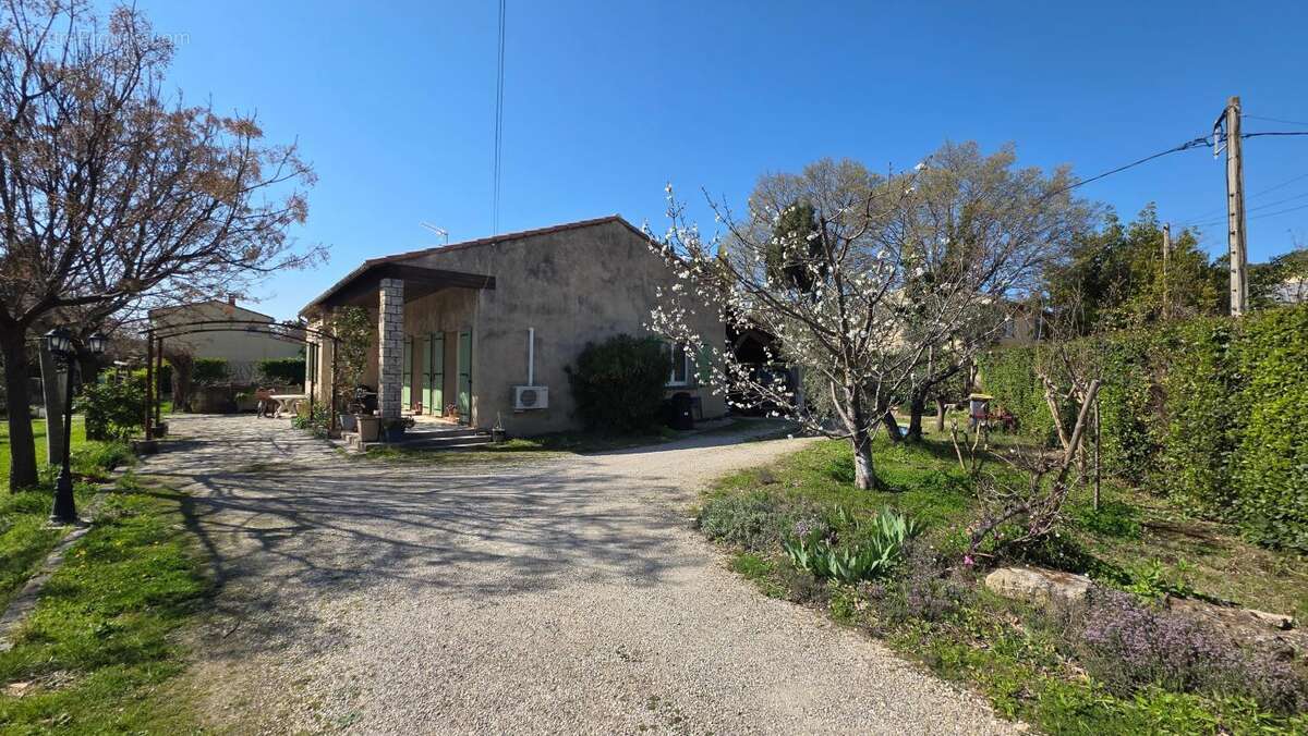 Maison à PELISSANNE