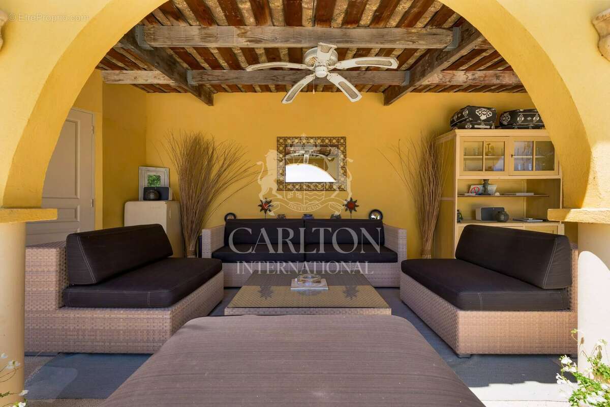Maison à EZE