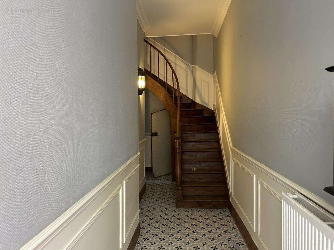 Maison à SAINT-JEAN-D'ANGELY