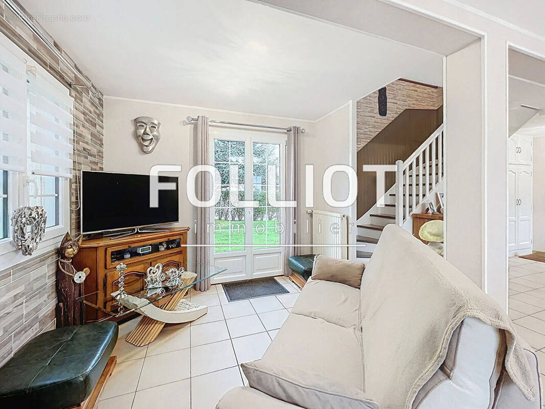 Maison à SAINTE-CROIX-SUR-MER