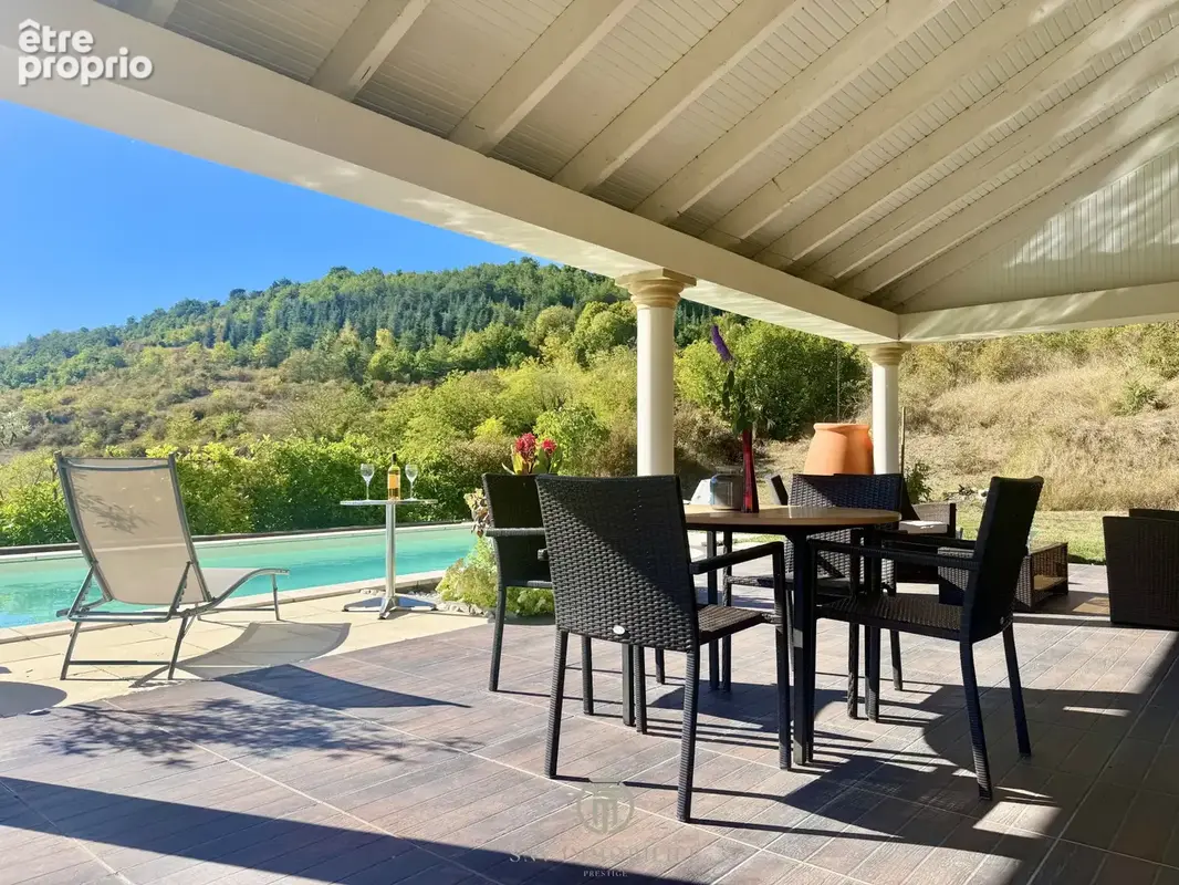 Villa style Île-de-France avec vue - 4 chambres - piscine - garage - photo 8