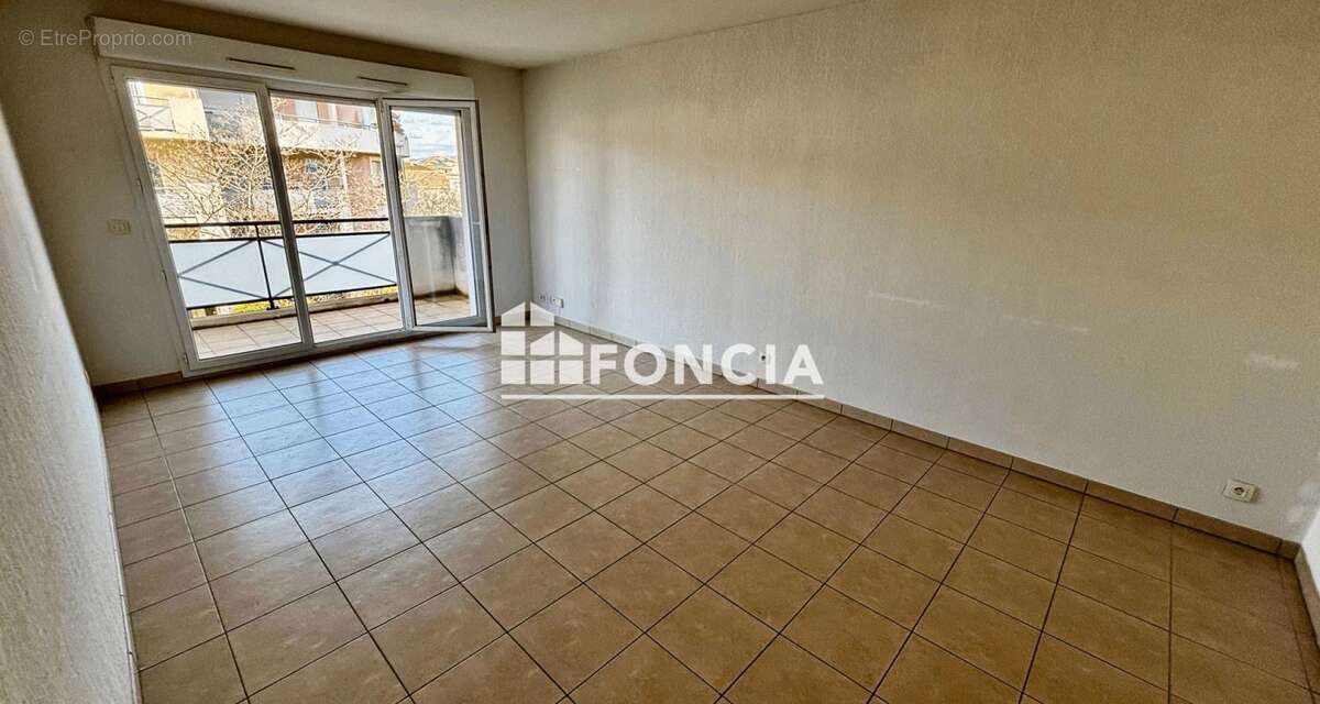 Appartement à SIX-FOURS-LES-PLAGES